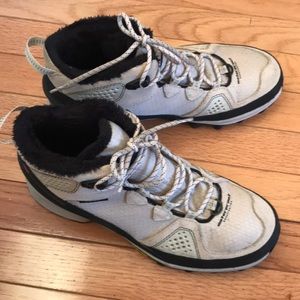 Fleece lined New Balance boots